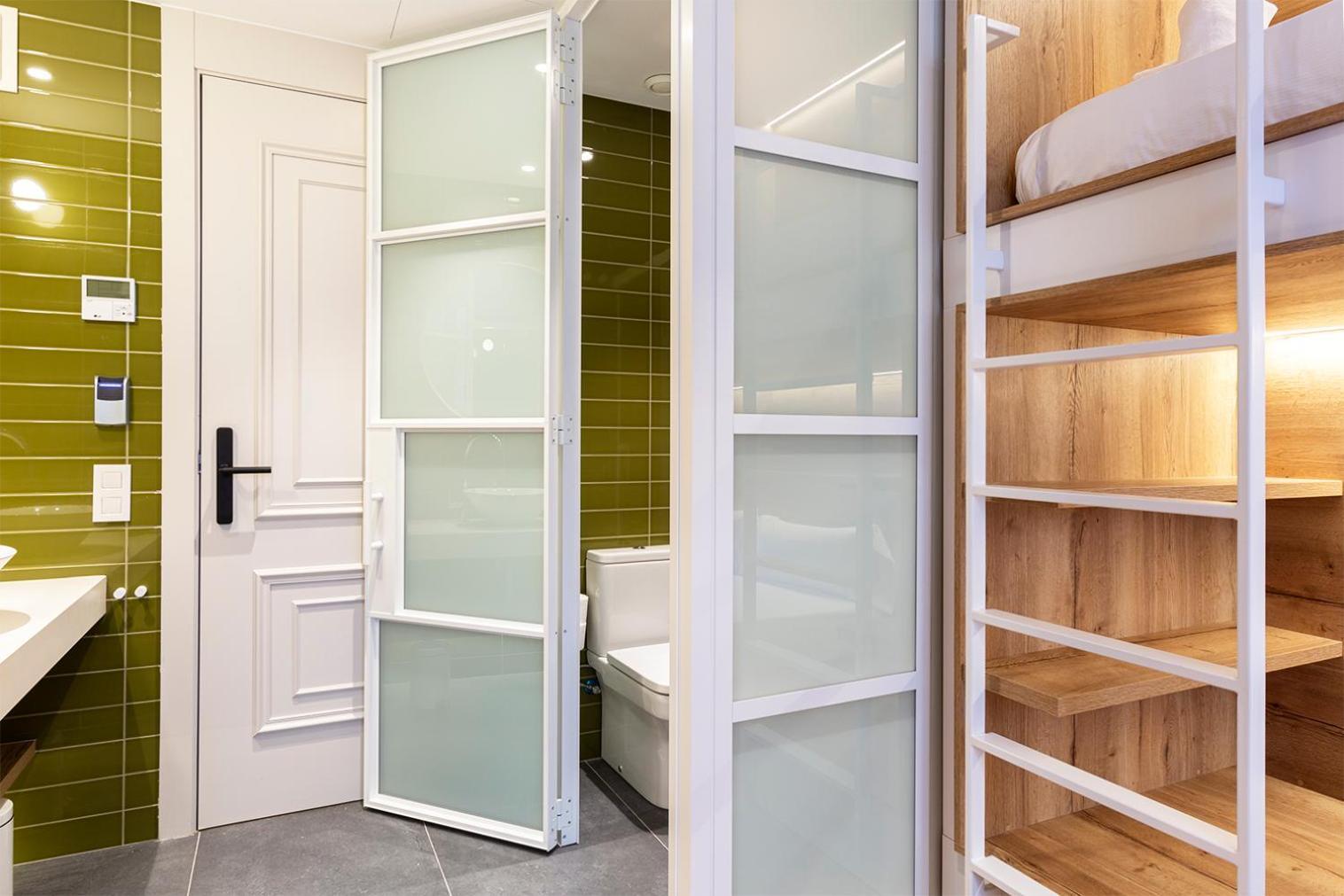 Weflating Boutique Hostel Barcelona Exterior photo
